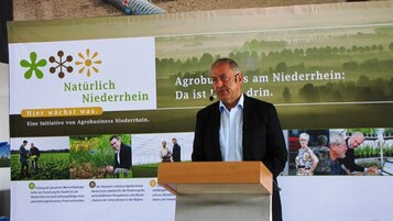 Prof. Dr. Dr. Franz Josef Radermacher errtert Zukunftsperspektiven
fr die regionale Agrarwirtschaft
