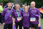 Das Siegerteam des 5-km-Laufes (von links): Darius Markiewicz, Anja Qayyum-Kocks, Ehepaar Wagner