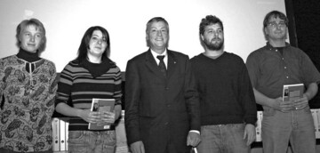 Die Fachgruppe Zierpflanzenbau im WGV ehrte ihre besten Auszubildenden dieses Jahres. (v. l.) Melanie Ulmer, Julia Schneider, WGV-Prsident Heinz Tiedemann, Karsten Eckardt und Urs Br 	 