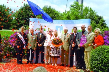 Freuten sich fr die Stadt Mnster ber die Nominierung: Ines 
Lske, Karl Zwermann, Dr. Jrg Wendisch, Erich Welling, Karin Reismann, Erwin Beyer, Alexander Stock, zwei weitere Vertreter der Stadt Mnster und Babette Einstmann (von links)