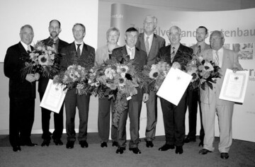 (von links): Prof. Dr. Wolfram Kircher, Dr. Philipp Schnfeld, Beate Zillmer, Josef Neuner, Dr. Peter Paziorek, Dr. Udo Mayer, Dr. Hermann Strmer (BMELV) und Werner Dinter 