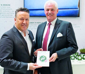 Partner bei der Landgard- Initiative Blumen  1000 gute Grnde: Uwe Schtt (rechts), Geschftsfhrer der Haymarket Media GmbH, und Armin Rehberg, Vorstandsvorsitzender der Landgard eG.