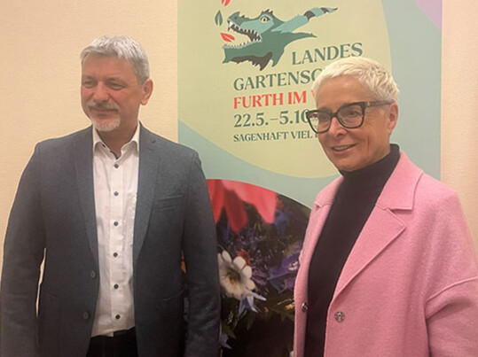 Brgermeister und Aufsichtsratsvorsitzender Sandro Bauer mit der neuen Geschftsfhrerin Claudia Knoll