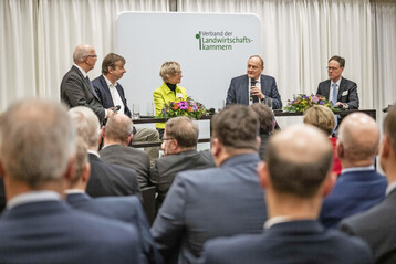 Von links: Gerhard Schwetje (VLK); Gerhard Schwetje (VLK), Hubertus Paetow (DLG), Eva Khler-Theuerkauf (ZVG), Joachim Rukwied (DBV) und Jrg Migende (DRV).