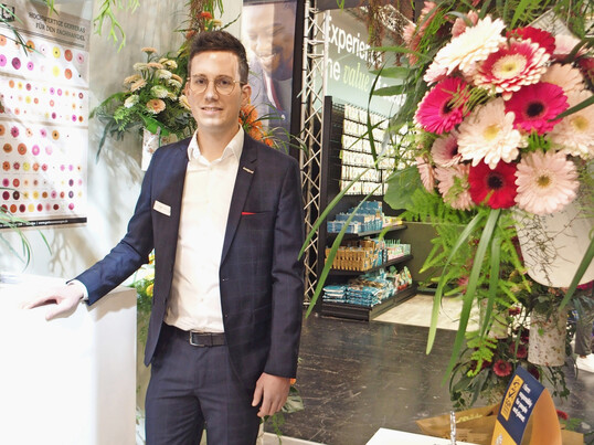 Thomas van Megen investiert viel in seinen Gerberabetrieb.