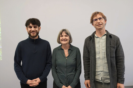 Staudenverwendung auf Verdunstungsbeeten und Versickerungsmulden sowie Mitarbeiterführung waren Themen der Referenten. Von links: Jonathan Heß, Anke Bechtold und Andreas Wiedmaier.