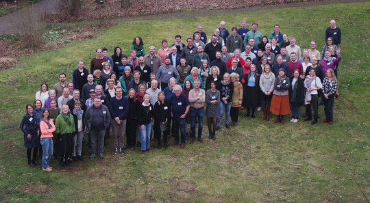 Aus 16 Lndern reisten Staudenexperten nach Grnberg und hrten Vortrge ber Stauden, ihre Verwendung, Zchtung, Naturstandorte und Biodiversitt.
