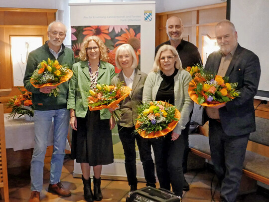 Die Veranstalter und Referenten der Fachtagung Gartenbau von links: Thomas Lohrer, HSWT; Uta Hbner, AELF Frth-Uffenheim; Eva-Maria Geiger, LWG Veitshchheim; Simone Schler, Blumen Betz; Reinhard Steinhilber, Grtnerei Steinhilber; Engelbert Ktter, freier Gartenbau-Marketingtechniker und freier Fachjournalist.