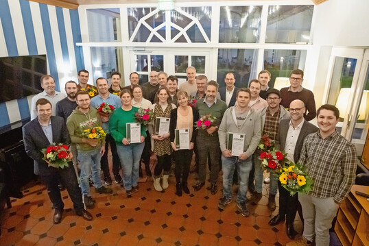 1. Reihe Thomas Keuschen, Benedikt Gertz, Kirsten Ehrenberg, Sabine Ebbing-Lohaus, Kirsten Ehrenberg, Patricia Pachzelt, Moritz Krannich, Bernd Velmans, Frank Weymanns, Benjamin Elbers, Marc-Phillip Schmidt,  2. Reihe: Robert Hebestreit, Oliver Khler, Leonie Palm, Heiner Esser, Bert Schmitz, Hermann-Josef Lynders, 3. Reihe: Richard Niehues, Dr. Henning Krause, Finn Helders, Henning Janssen, Stephan Eichner, Christoph Nobis (vor Stephan Eichner und hinter Heiner Esser), Torsten Wolf, Carsten Tovenrath, Peter an der Wingen, Hannes Schnges (nicht im Bild: Daniel Graaff).