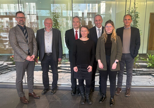 Beim Jahresgesprch von CIOPORA Deutschland mit dem Bundeslandwirtschaftsministerium (von links): Bertram Fleischer, Dr. Ulrich Sander, Dr. Thomas Schmidt, Antonia Feindura, Dr. Edgar Krieger, Ida Anheier, Andreas Kientzler.