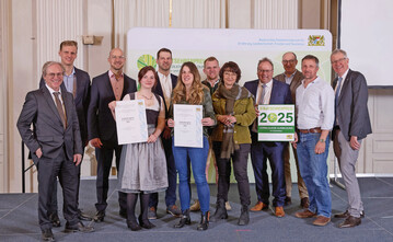 Die Preistrgerinnen und Preistrger des Staatsehrenpreises fr vorbildliche Ausbildung im Gartenbau 2025.
