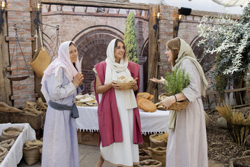 Wer den Ostergarten Stuttgart in den Gewchshusern der Grtnerei Munder besucht, findet sich mitten im Geschehen wieder.