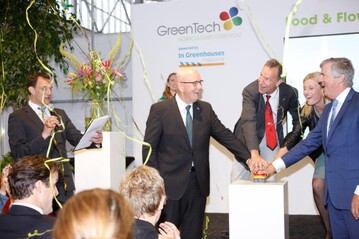 Am 12. Juni wurde die GreenTech von Loek Hermans (Chairman of Topsector Horticulture & Starting Materials) und Marcus Arbenz (Geschftsfhrer von IFOAM-Organics International) erffnet.