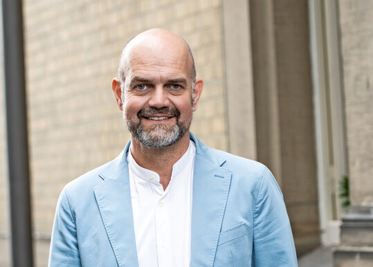 Dr. Dirk Prschmann, Geschftsfhrer der Arbeitsgemeinschaft Friedhof und Denkmal sowie Direktor des Kasseler Museums fr Sepulkralkultur (Kassel).