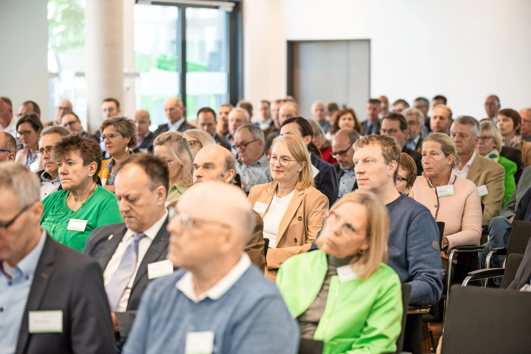 Bei einer auerordentlichen Kammerversammlung in Hannover haben die ehrenamtlichen Mitglieder des Spitzengremiums einen wegweisenden Beschluss zur finanziellen Ausstattung der Landwirtschaftskammer Niedersachsen (LWK) gefllt. 