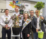 Die drei Gewinner; Johan Jansen (links) von Special Plant Zundert, Eelco Nell (Mitte) von De Jong Plants und Charl und Jack Goossens von Gova BV (rechts).