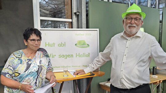 Grtnerprsidentin Karoline Heiser mit ihrem Vorgnger Gnther Schuster.