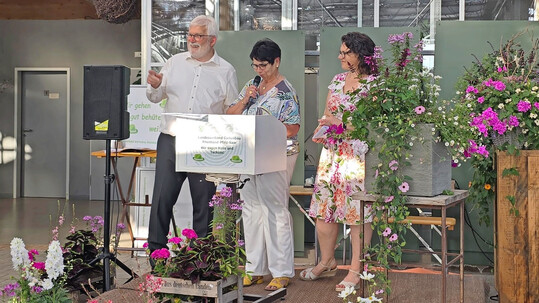 Günther Schuster, Karoline Heiser und Miriam Langhirt schilderten in einem Trilog die Geschichte der Verbände.