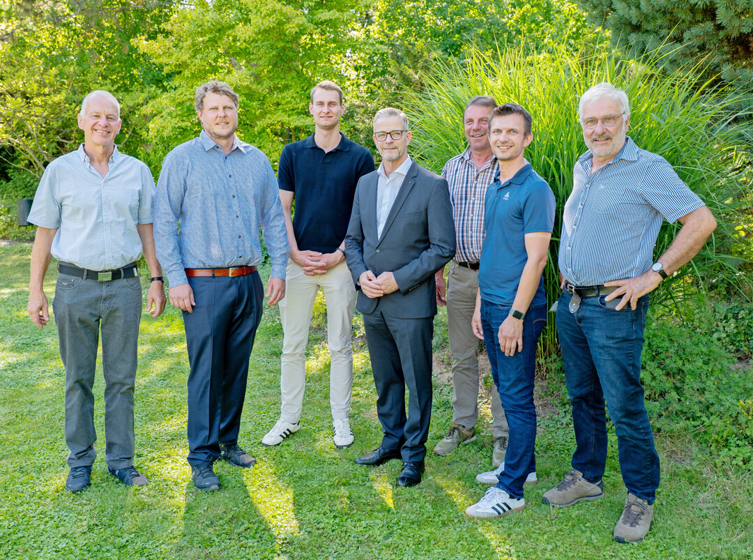 Aufsichtsratsvorsitzender Frank Werner mit den neuen oder in neuer Funktion gewhlten Mitgliedervertretern. Von links: Dieter Schweizer, Mathias Scheffler, Sebastian Klein, Frank Werner, Willy Enlin, Matthias Grokopf und der wiedergewhlte Klaus Schrg.
