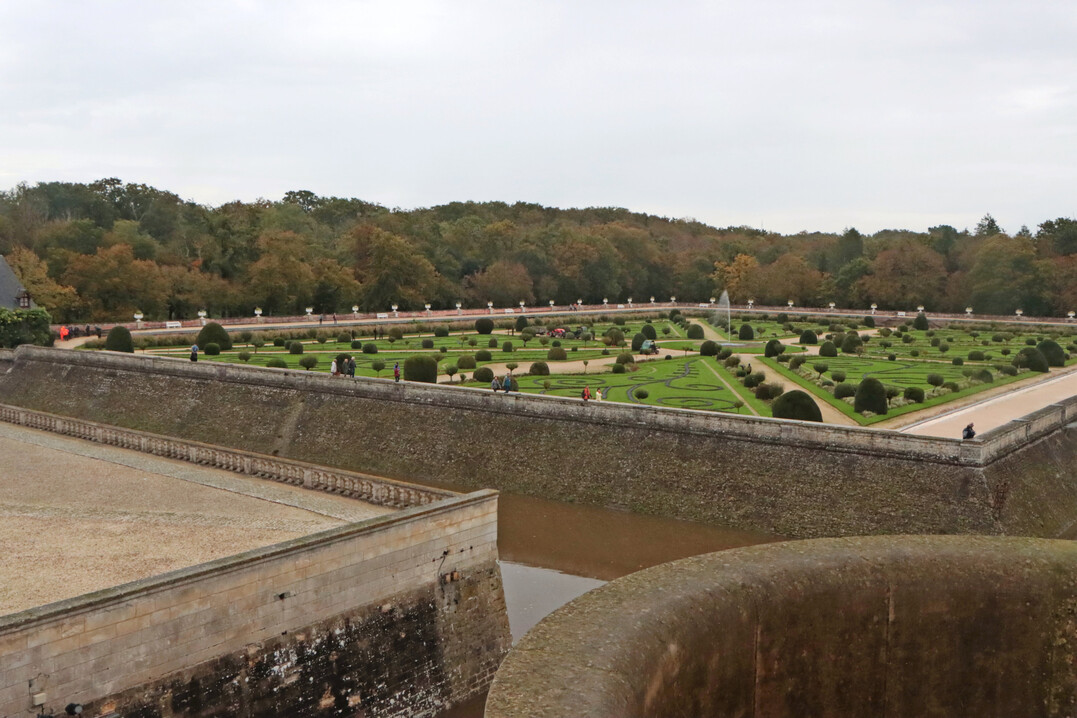 Die Flche fr den Historischen Garten wurde auf eine Terrasse gehoben, die Schutz vor den hufigen berschwemmungen bietet.