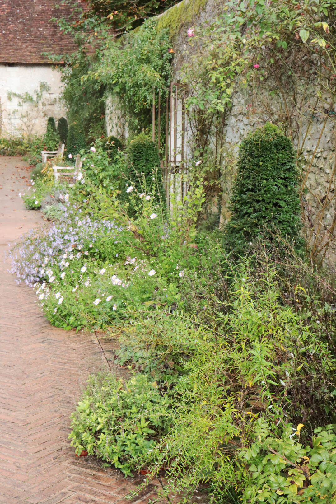 Die Gestaltung des Russell Page Gartens basiert auf Originalzeichnungen dieses englischen Gartengestalters.
