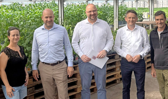 Der hessische Landwirtschaftsminister Ingmar Jung bei Mulke Topfkruter in Wiesbaden mit Landesprsident Stefan Emert.
