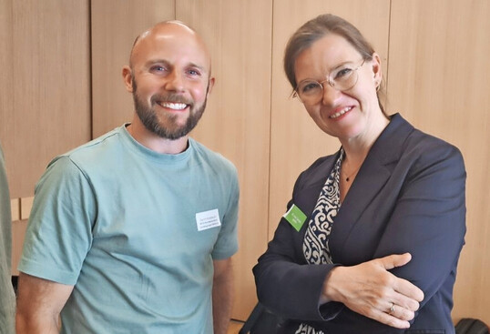 Gerrit Knoblauch (Landesprsident Hamburg im WVG Nord) mit Ina Tjardes (Hamburgs Amtsleiterin Agrarwirtschaft) beim Gremium Zukunft Agrar 2045.