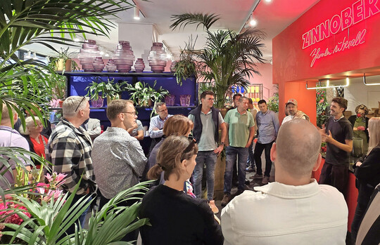 Die Blumengroßhändler bei Zinnober Blumen am Kurfürstendamm.