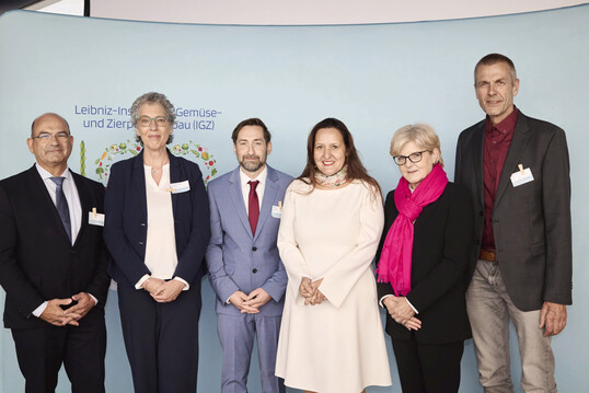 Von links: Prof. Markus Schick, Prof. Nicole van Dam, Markus Randig, Dr. Manja Schüle, Prof. Martina Brockmeier und Christian Ufen.