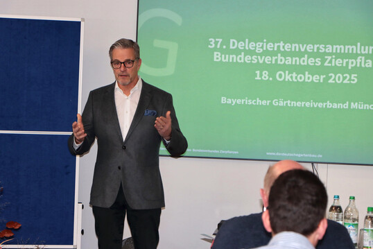„Lassen Sie uns die Herausforderungen der Branche als dornige Chancen begreifen und gemeinsam an Lösungen arbeiten“, motivierte BVZ-Vorsitzender Frank Werner die Teilnehmer.