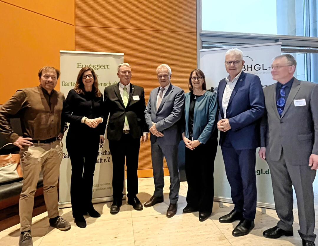 Unter der Schirmherrschaft von CSU-Agrarpolitiker Artur Auerhammer stand der Neustart der Gartenbauwissenschaften im Mittelpunkt des Parlamentarischen Frhstcks von BHGL und DGG im Deutschen Bundestag.