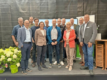 In der GartenBaumschule Hau, Bornheim, sind die Mitglieder des Baumschulverbandes NRW zur Sommertagung zusammengekommen.