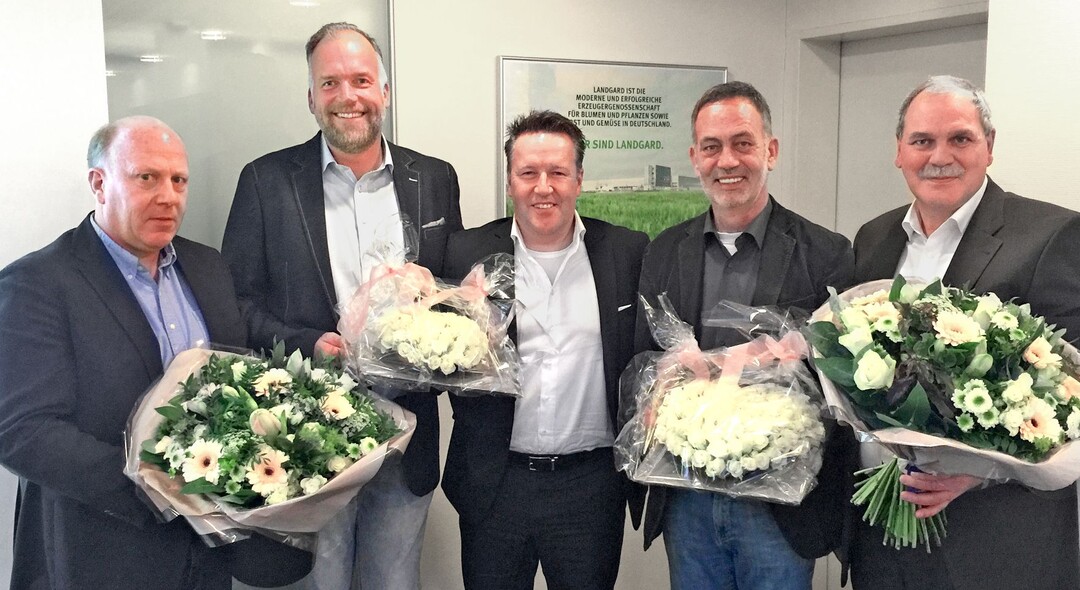 v.l.: Manfred Rieke (Vorsitzender Aufsichtsrat Blumen & Pflanzen), Christoph Schönges (Vorsitzender Beirat Blumen & Pflanzen), Armin Rehberg (Vorstandsvorsitzender Landgard eG), Karl-Heinz Compes, Franz-Willi Honnen (Geschäftsführer Landgard Blumen & Pflanzen GmbH)