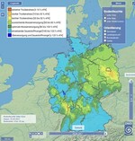 Screenshot der Anwendung Bodenfeuchteviewer. Er zeigt die Hauptkomponenten Menü, Legenden, Schieberegler für die Auswahl des Datums und Schieberegler für die Auswahl der Bodentiefe.