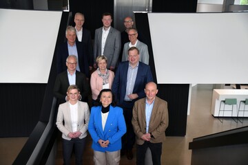 Zu Besuch bei Klasmann-Deilmann: Helmut Hke, Bernd Dreyer, Colja Beyer, Dr. Norbert Schmitz, Bert von Seggern, Moritz Bcking, Dr. Marie-Luise Rottmann-Meyer, Albert Stegemann, Lara Evers, Gitta Connemann, Dr. Andreas Schtte