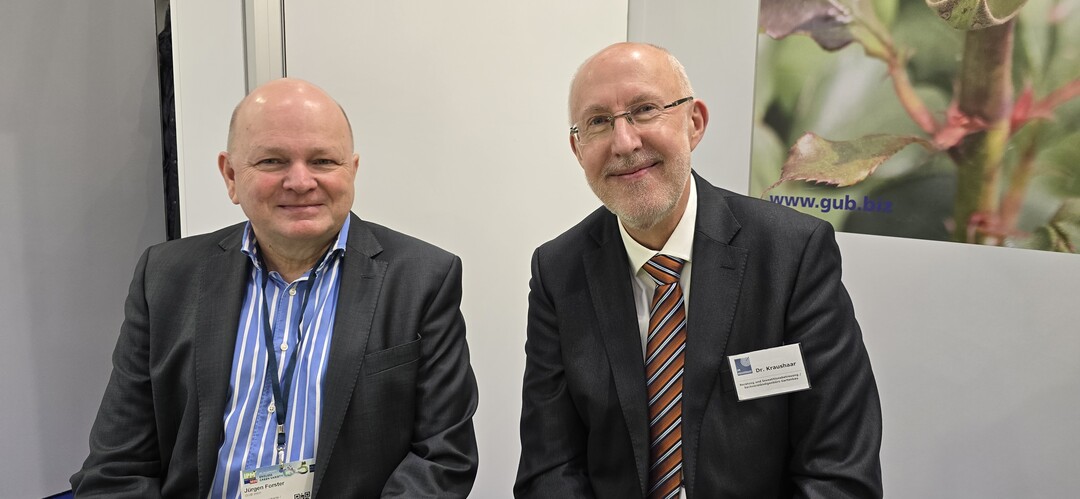 Jrgen Forster from Gartenbau-Unternehmens-Beratungsgesellschaft in conversation with expert Dr. Lutz Kraushaar from Berlin.