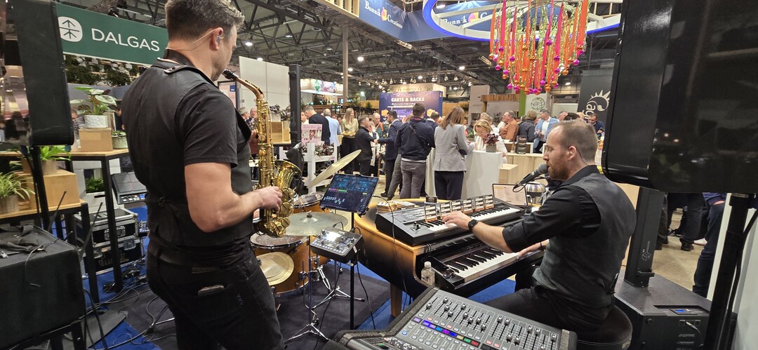 Abends ging die IPM ESSEN in frhliche Standpartys ber.<br>