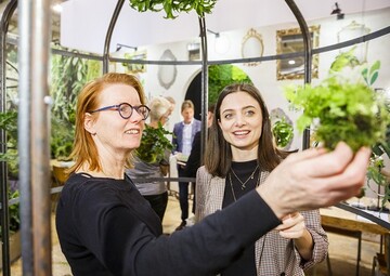  Die gefragteste Plattform fr Neuheiten aus den Bereichen Pflanzen, Gartenbautechnik, Floristik und Ausstattung ist die IPM ESSEN. 