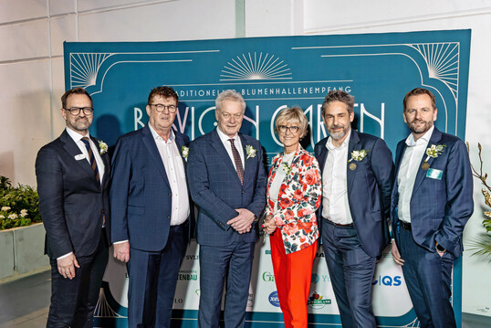 Von links: ZVG-Generalsekretär Bertram Fleischer, Bert Schmitz, Aufsichtsrat Blumen & Pflanzen Landgard, Bundeslandwirtschaftsminister Alois Rainer, ZVG-Präsidentin Eva Kähler-Theuerkauf und Landgard-Vorstände Moritz Krannich und Christoph Klöpper.