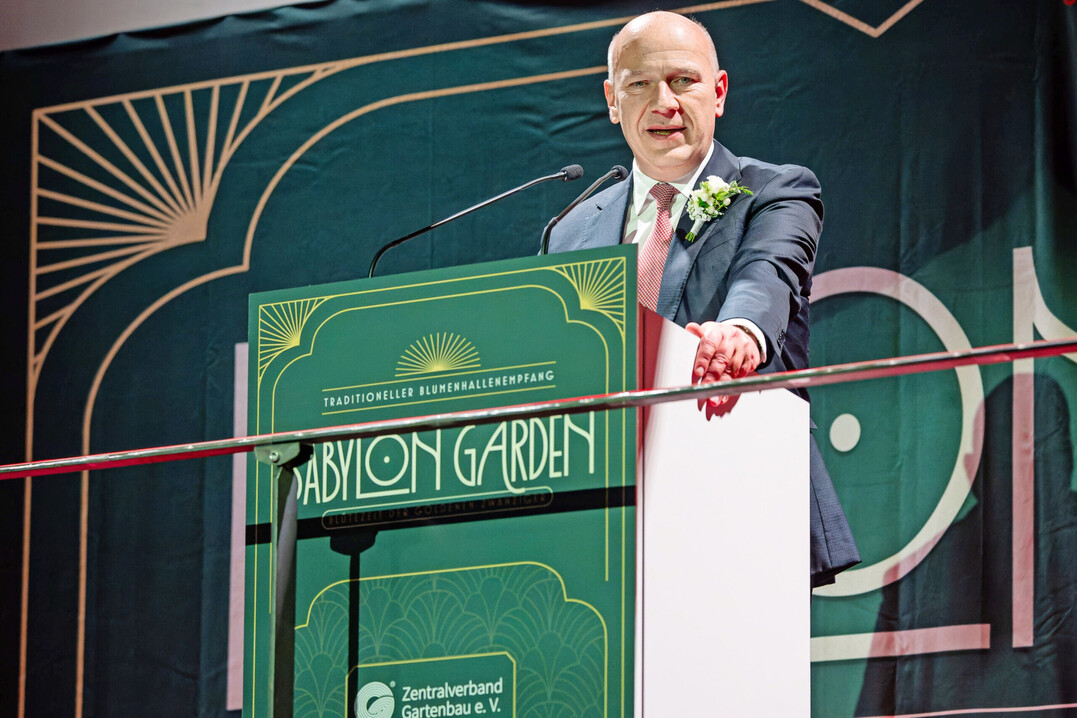 Der Regierende Bürgermeister von Berlin, Kai Wegner, betonte in seiner Rede zum Blumenhallenempfang die Bedeutung von Parks und Gärten für die Stadt.