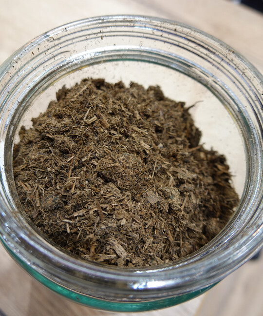 100 % aufbereiteter, leicht nach Waldboden riechender G�rrest von Hawita
Bild Hawita