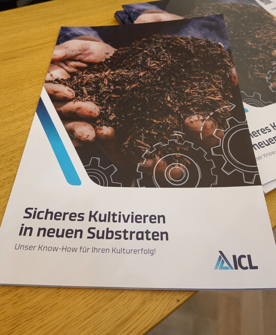 Die ICL-Brosch�re gibt Tipps zu D�ngung und Wassermanagement bei torfreduzierten Substraten.