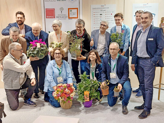 Zu einer lebendigen Begegnung von franz�sischen G�rtnern, insbesondere aus der Region um Angers, und Gartenbaujournalisten kam es am Messemittwoch.