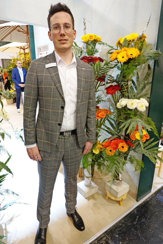 Thomas van Megen macht vor, wie sich Investitionen in den Gartenbau sinnvoll gestalten.