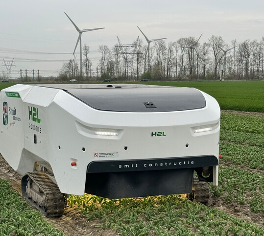 Foto: TPN/GPP. - Roboter wie dieser sind eine wichtige Innovation im Spezialgebiet des Tulpenanbaus und unterstützen die Gärtner beim Übergang zur regenerativen Agrarwirtschaft und zum Präzisionsgartenbau.