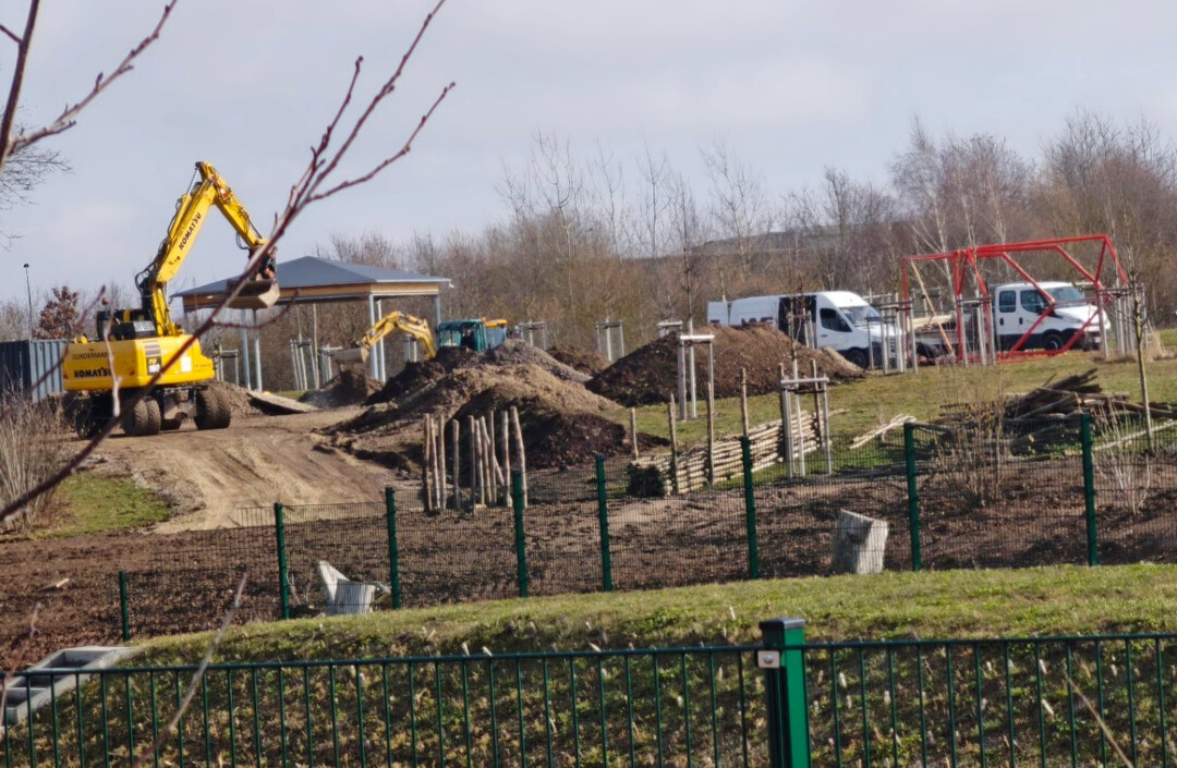 Arbeiten am Kirchenpavillon und Kirrode