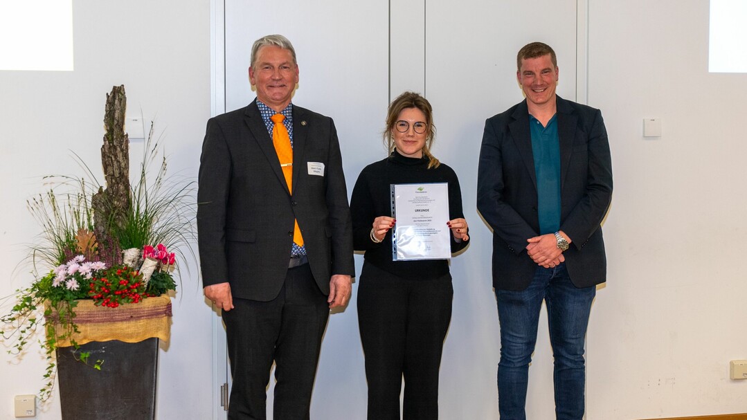 Verleihung des Frderpreises des Freundeskreises fr herausragende Abschlussarbeiten an Hannah Reschwamm.