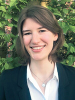 hristina Klusch, wissenschaftliche Mitarbeiterin am Institut für ökologische Wirtschaftsforschung (IÖW): „Um die Erfüllung von Nachhaltigkeitsanforderungen nachzuweisen, erlaubt das Vergaberecht bei öffentlichen Ausschreibungen ausdrücklich die Verwendung von Gütezeichen. Das Recherche-Tool „Umweltzeichen Kompakt“ soll Beschaffende darin unterstützen, geeignete Umweltzeichen zu identifizieren. So kann die Erstellung der Ausschreibungsunterlagen erleichtert werden.“