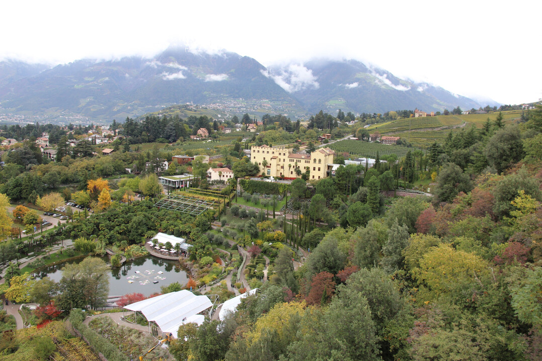 Auch ein Besuch der G�rten von Schlo� Trautmannsdorf steht auf dem Programm.