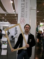 „Für uns ist die Messe wirklich ein großer Erfolg gewesen. Toller Zuspruch bekamen wir auch direkt aus unserer Zielgruppe. Also wirklich ein Erfolg, den wir uns nicht erwartet haben und der daher aus dem Rahmen fällt.“